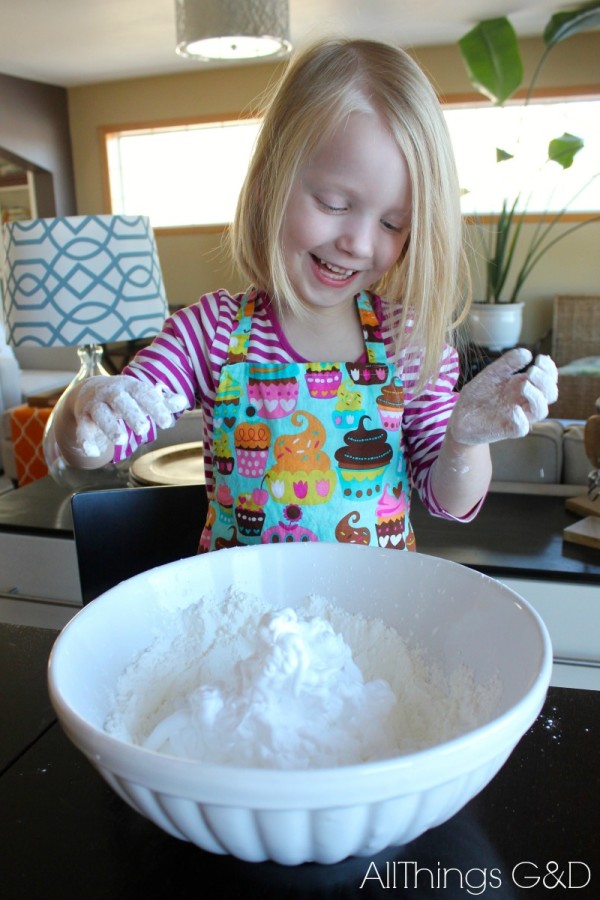 Do you want to build a snowman? How to make indoor snow - only 2 ingredients needed! | www.allthingsgd.com