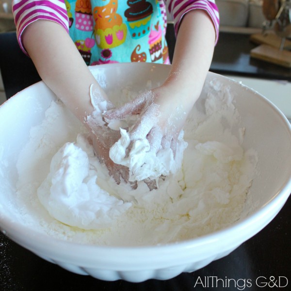 Do you want to build a snowman? How to make indoor snow - only 2 ingredients needed! | www.allthingsgd.com