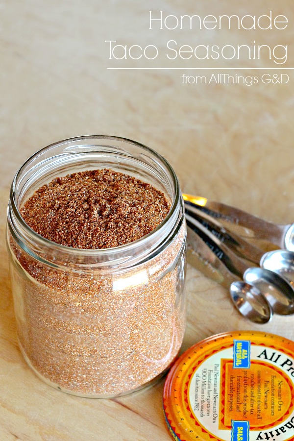 Skip the store bought chemicals and make your own all natural taco seasoning in bulk for a quick, easy, and healthy meal! | www.allthingsgd.com #cleaneating #allnatural #paleo #whole30