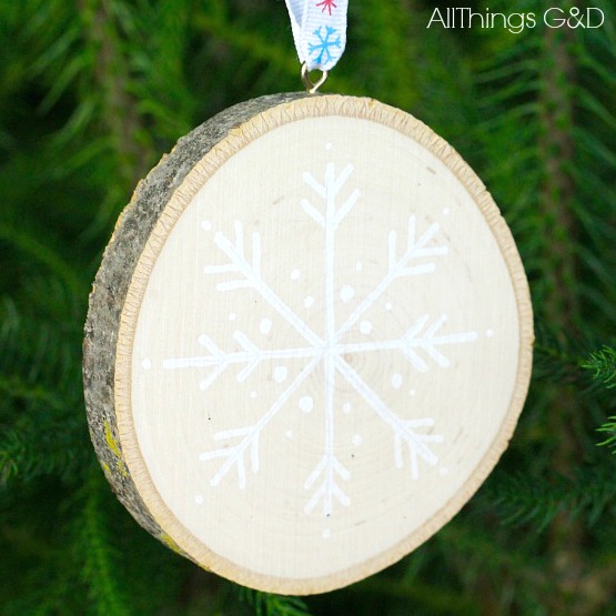 DIY Wood Slice Snowflake Ornament | www.allthingsgd.com