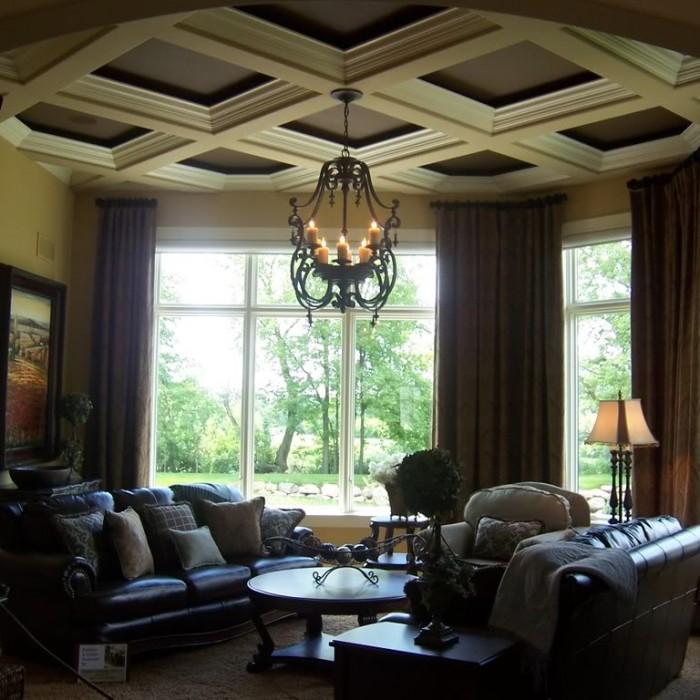 Parade of Homes–Gorgeous Traditional Style Home
