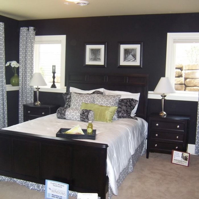 Adorable Black & White Guest Room